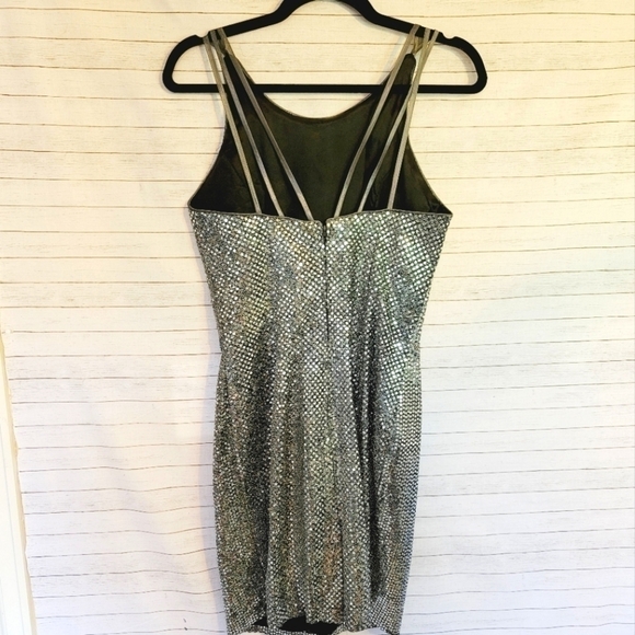 VINTAGE SILVER SEQUIN MINI DRESS SZ 10/MEDIUM - Picture 5 of 16